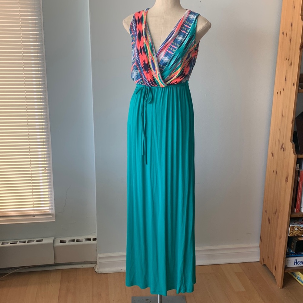 Small maxi tropical dress